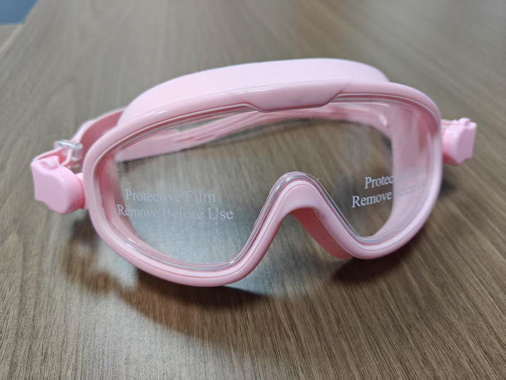Swimming mask with anti-fog coating and ergonomic silicone frame Bowlift