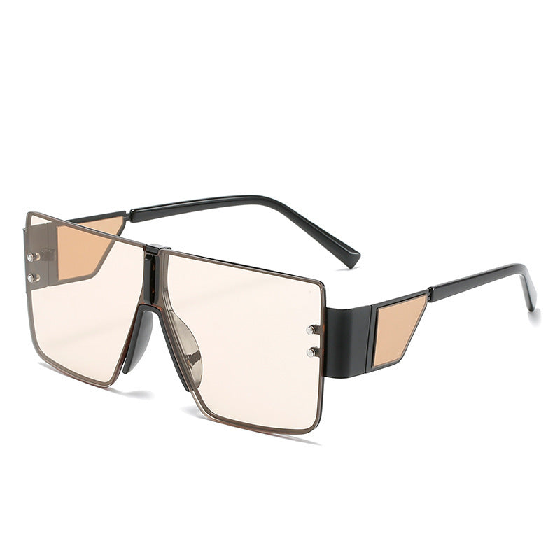 Ladies trendy oversized sunglasses with futuristic design Bowlift
