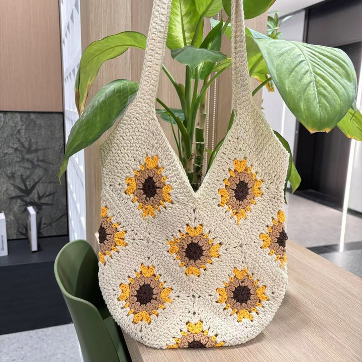 Handmade macrame bag with sunflower pattern Bowlift