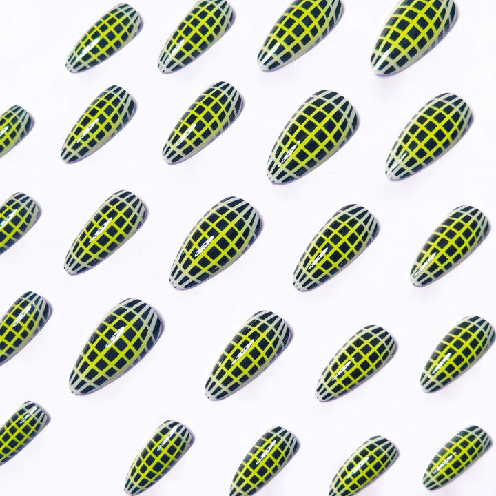 Creative Art Nails with Modern Net Design Bowlift
