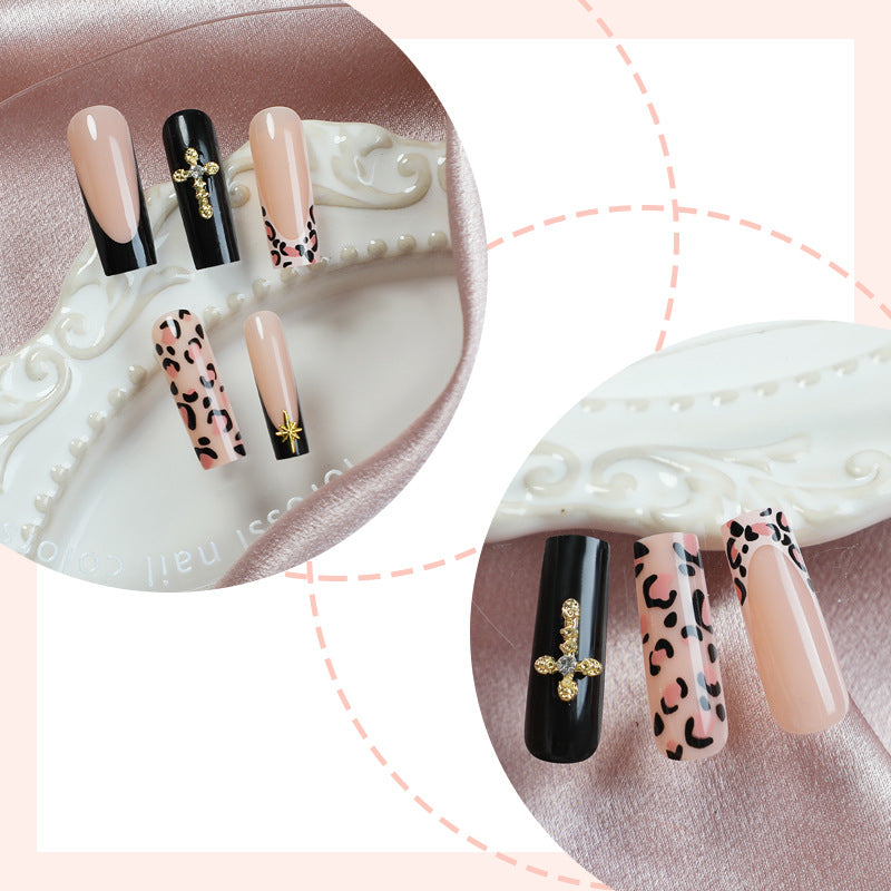 Artificial nail set with aesthetic accents and elegant designs Bowlift