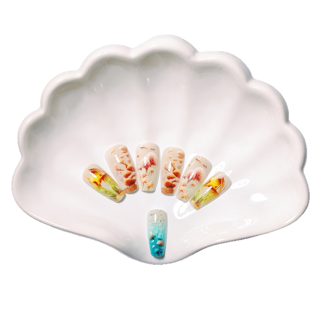 Artificial nails with maritime underwater motif Bowlift