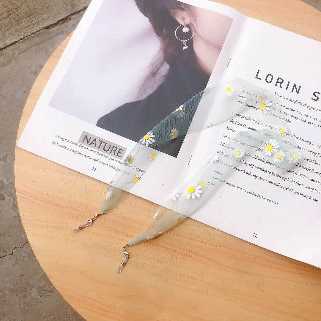 Floral Patterned Eyewear Chain Bowlift