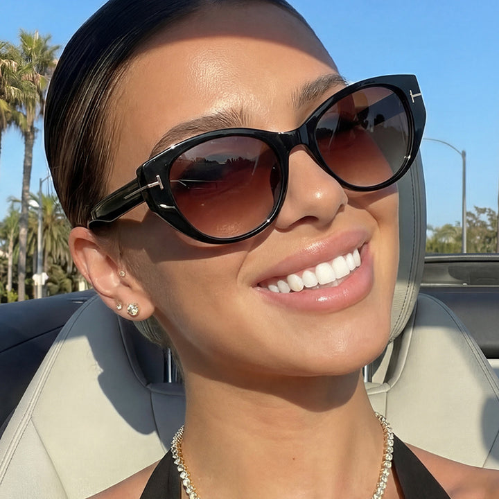 Women's Cat-Eye Sunglasses with Elegant Frame and Protective UV Filter Bowlift