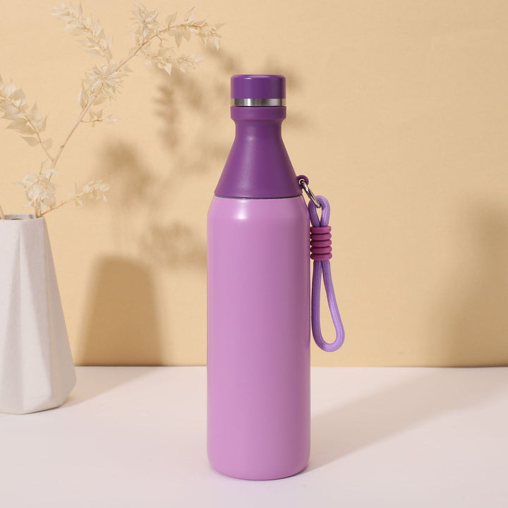 Women's insulated water bottle with practical carrying strap Bowlift