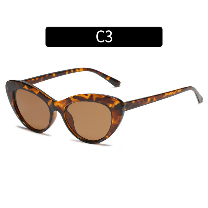 Retro Cat-Eye Sunglasses with Gradient Lenses