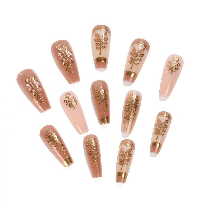 Elegant and artistically designed artificial nails Bowlift
