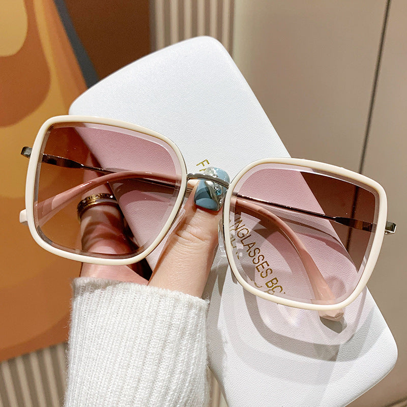 Women's oversized sunglasses with elegant metal frame and polarized lenses Bowlift