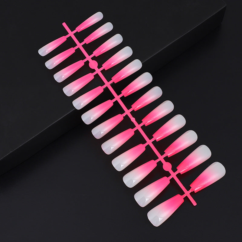 Artificial nails in elegant ombre design Bowlift