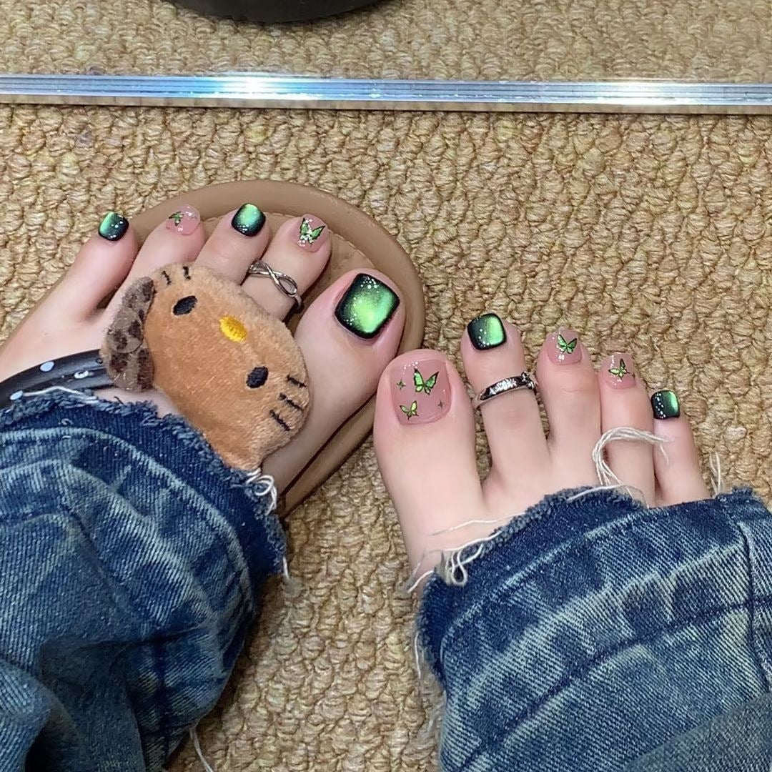 Creative Toenail Art Bowlift