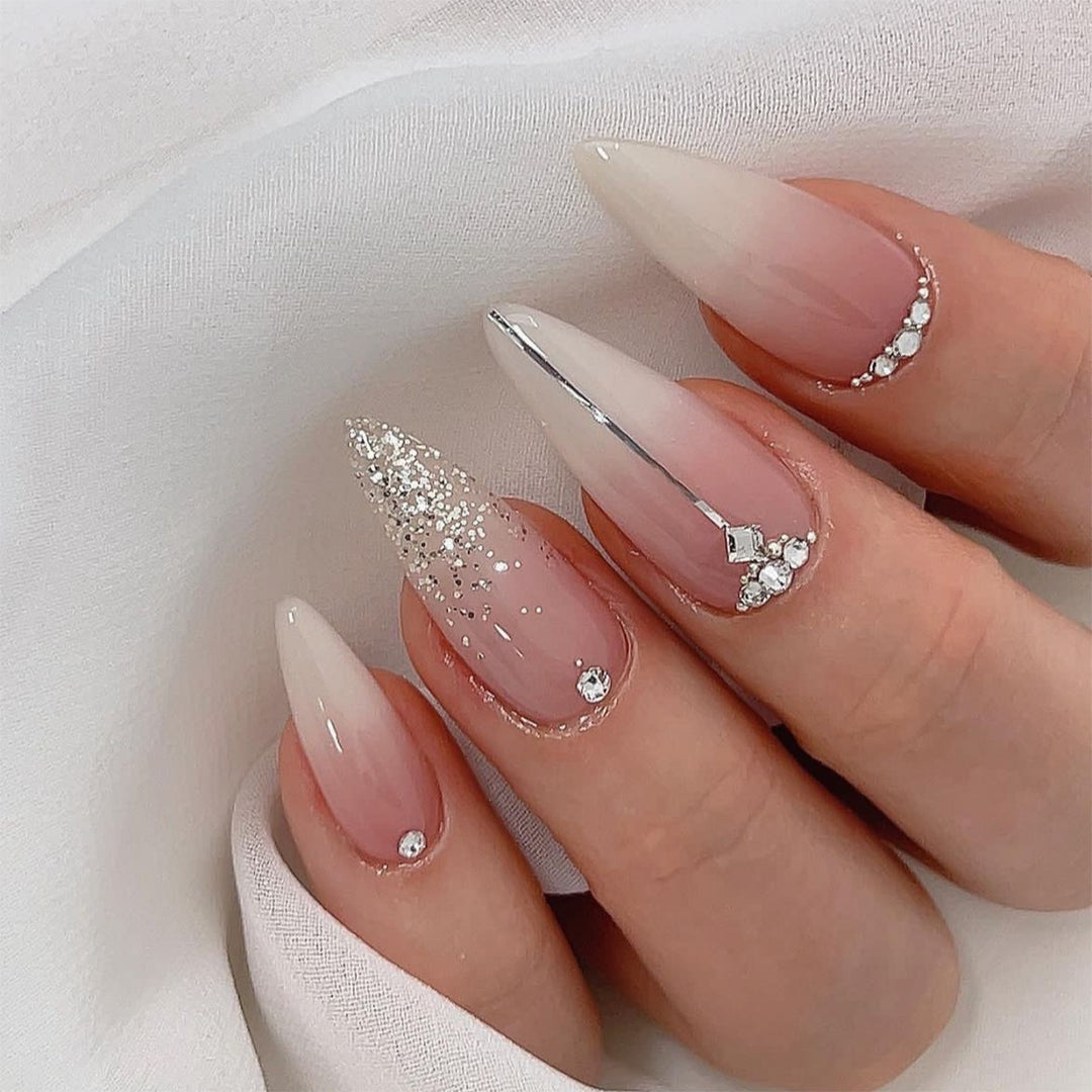 Artificial nail set with elegant glitter accents Bowlift
