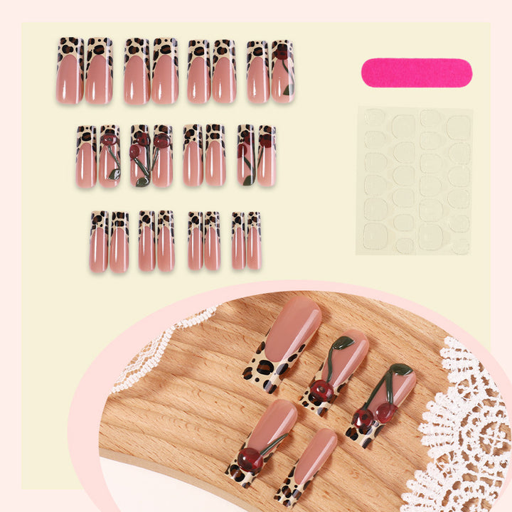 Artificial nail set with exclusive leopard design and creative accents Bowlift