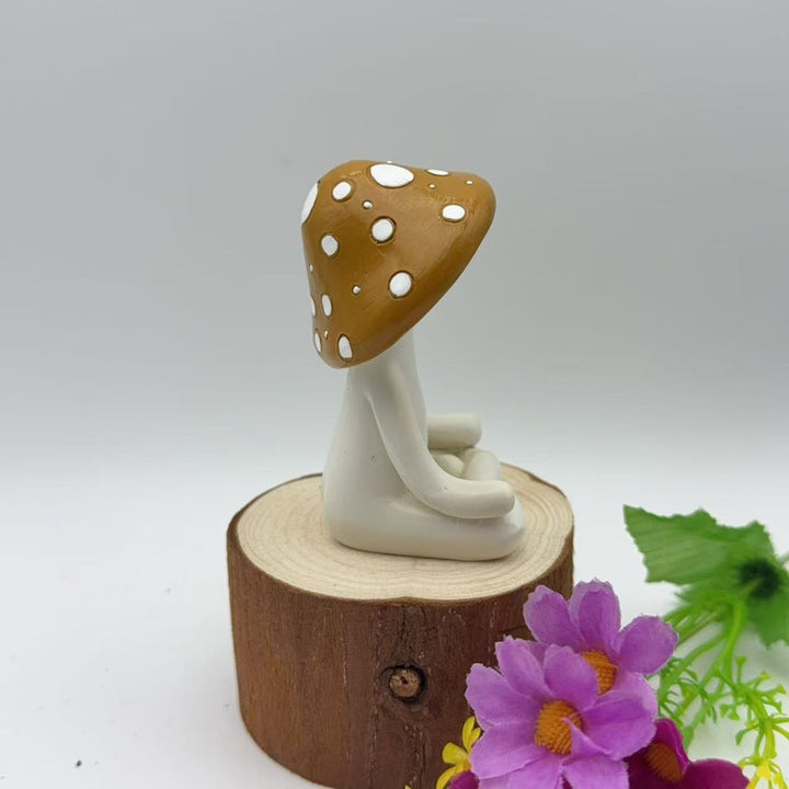 Decorative figure of a meditating mushroom Bowlift