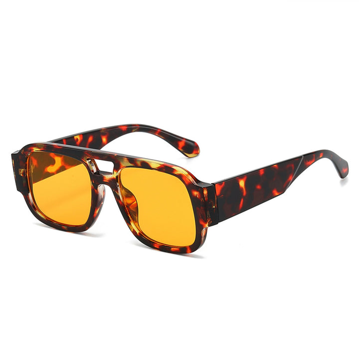 Fashionable Retro-Inspired Square Sunglasses Bowlift