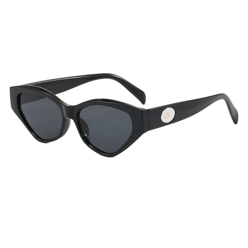 Ladies fashionable sunglasses in elegant design Bowlift