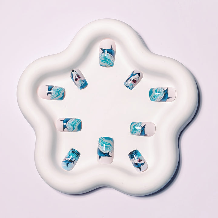Creative Nail Design Bowlift