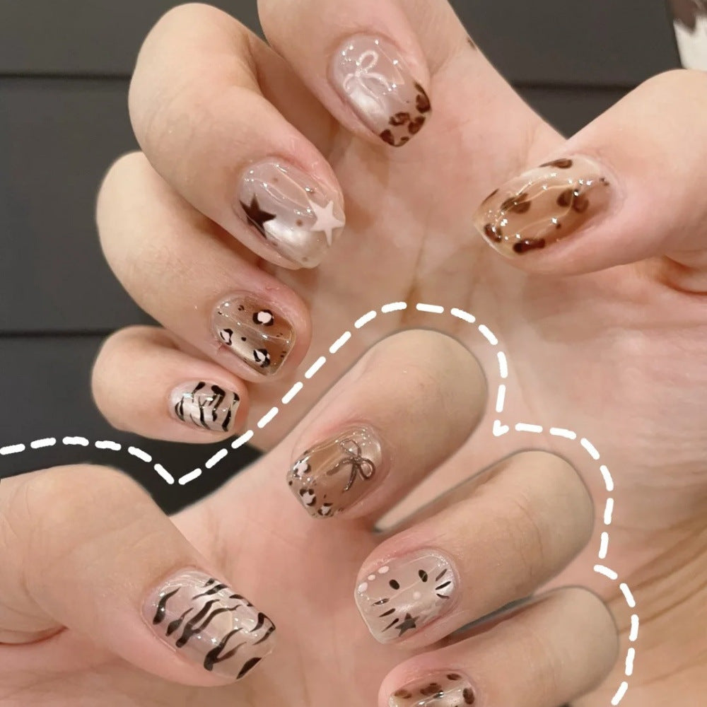 Whimsical Press-On Nail Set Bowlift
