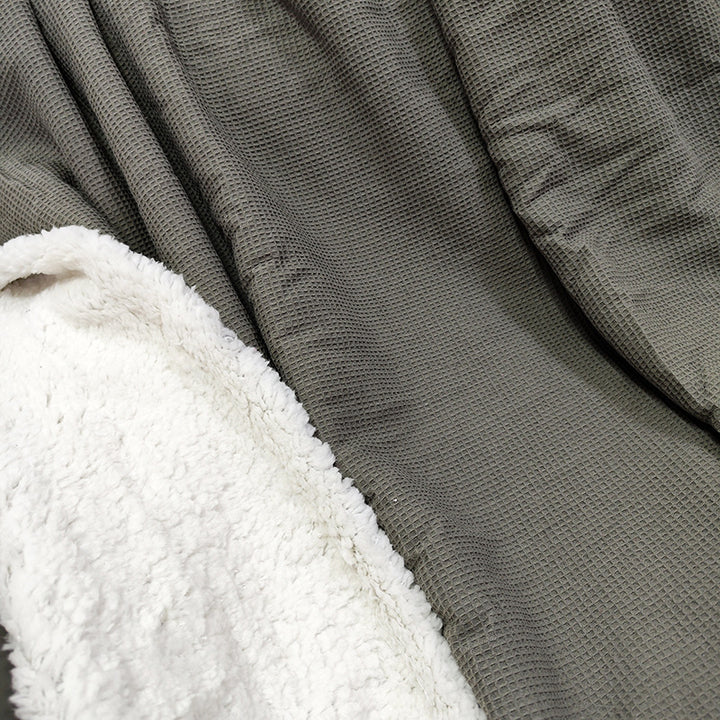 Ladies Snuggle Blanket Bowlift