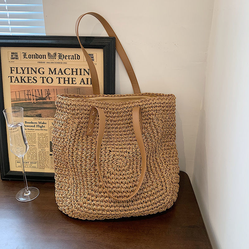 Handmade Tote Bag Made of Woven Natural Material Bowlift