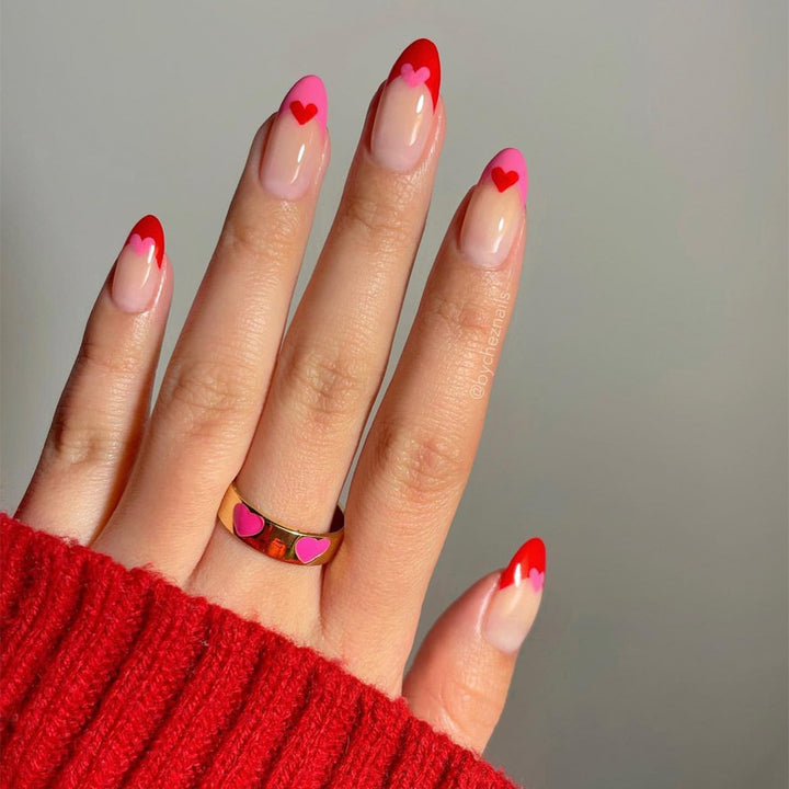 Nail art set with heart design Bowlift