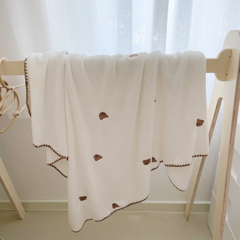 Unisex cuddly blanket with sweet bear motifs Bowlift