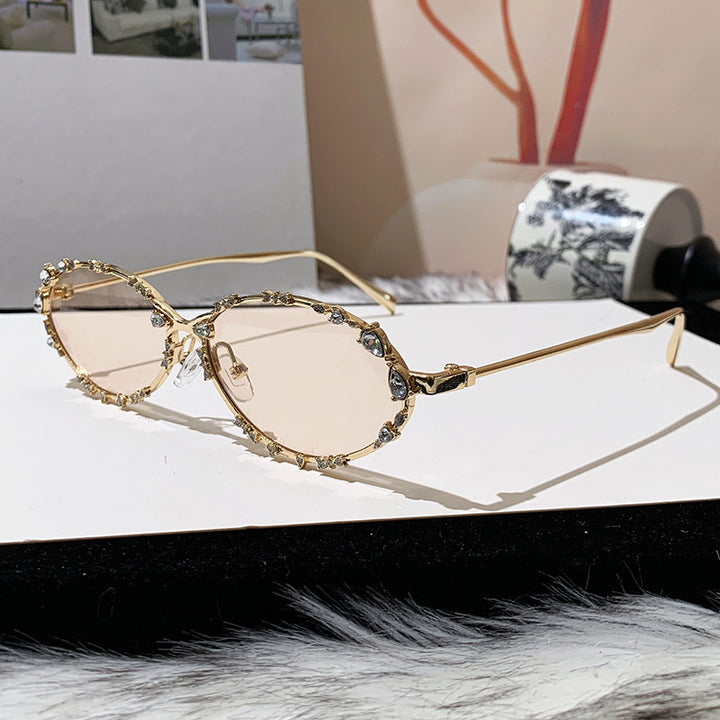 Women's extravagant oversized sunglasses with futuristic design Bowlift