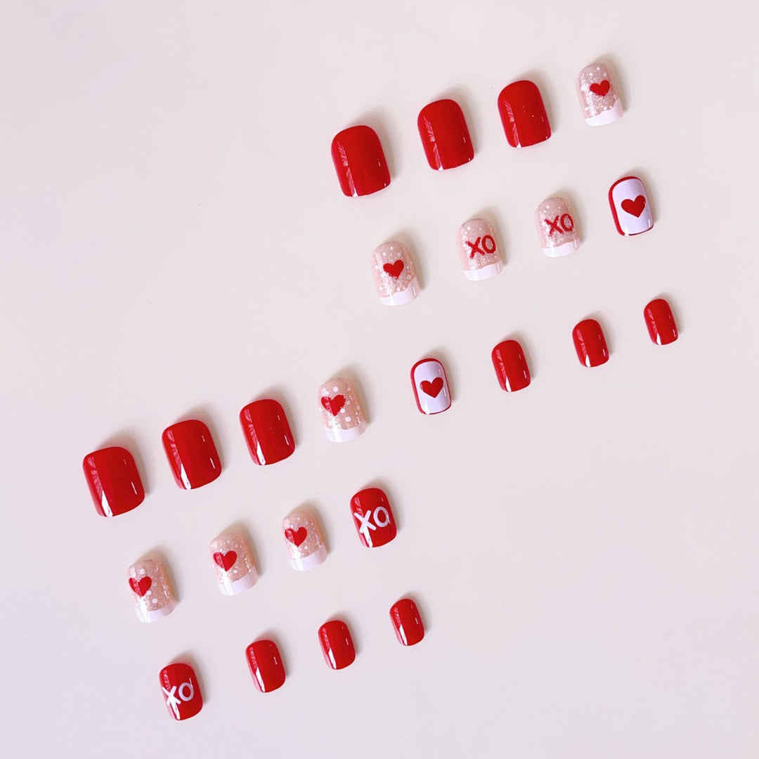 Artificial nail set with romantic heart and glitter motifs Bowlift
