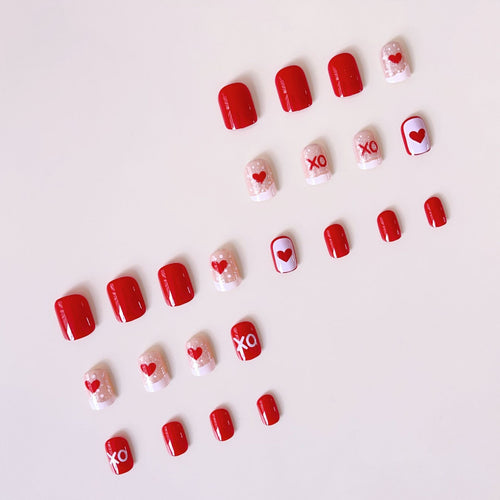 Artificial nail set with romantic heart and glitter motifs Bowlift
