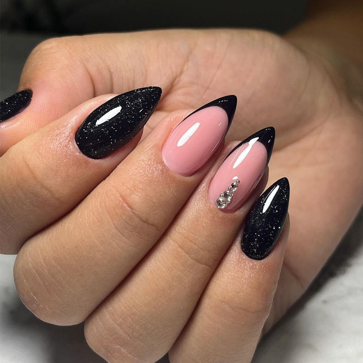 Elegant Stiletto Press-On Nail Art with Rhinestone Accents Bowlift
