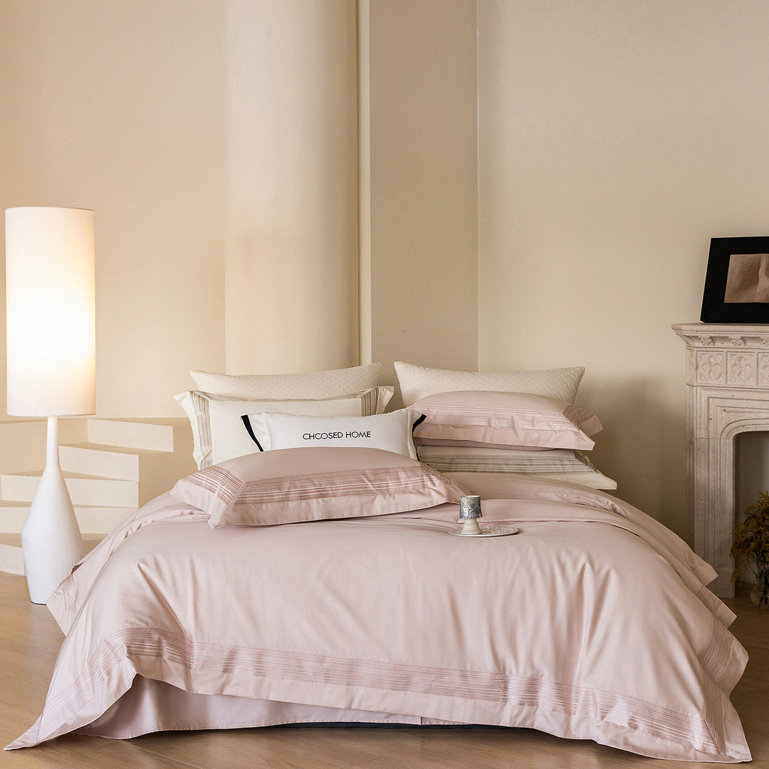 Fine percale bedding set with fine striped embroidery and reversible pillow