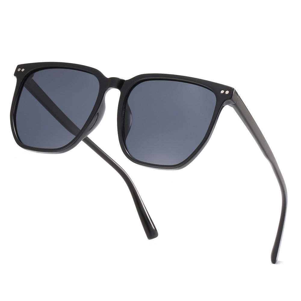 Women's fashionable sunglasses in clear design Bowlift