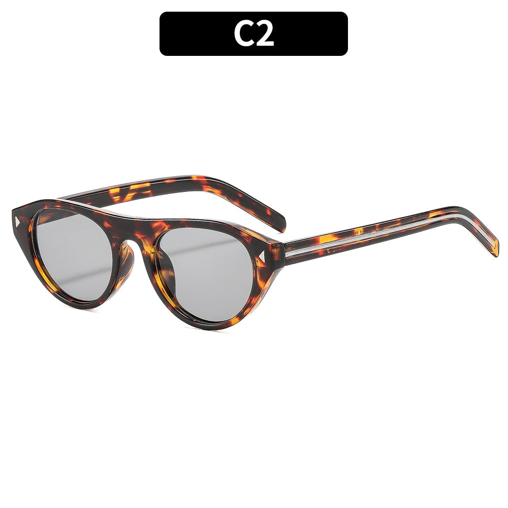 Cat-Eye Sunglasses with Stylish Accent