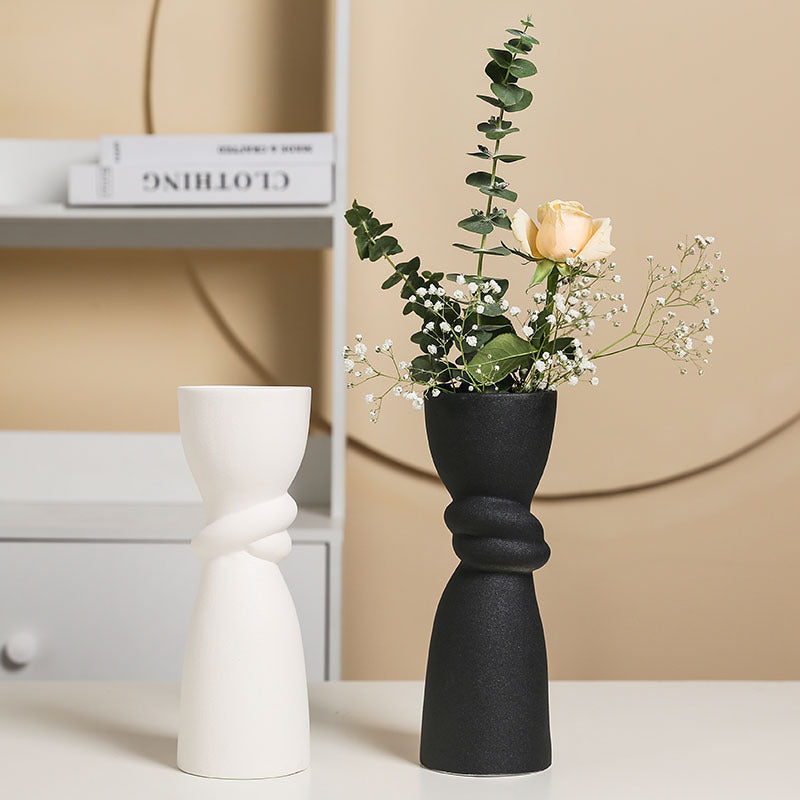 Elegant and contemporary ceramic vase Bowlift