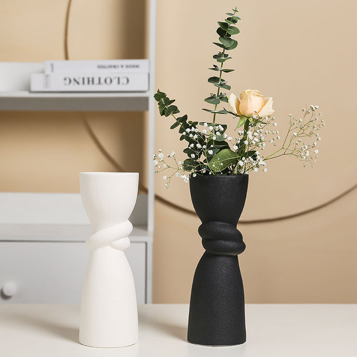 Elegant and contemporary ceramic vase Bowlift
