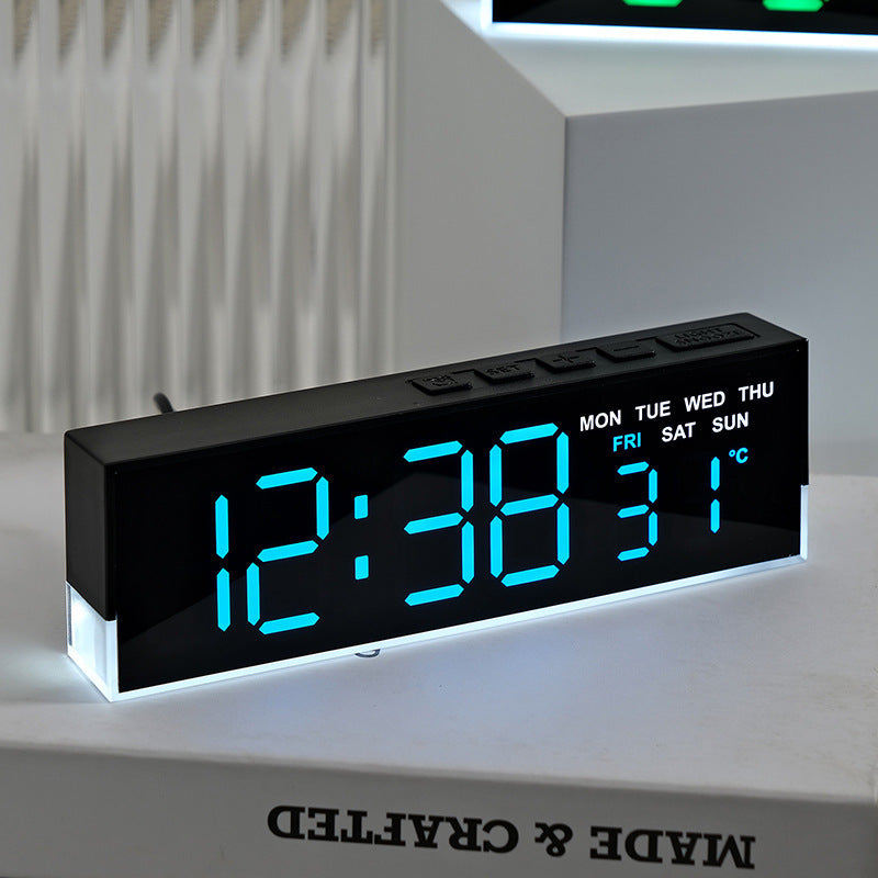 Digital watch with integrated thermometer and weekday display Bowlift