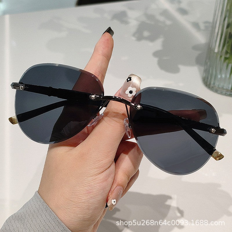 Oversized Vintage-Inspired Sunglasses