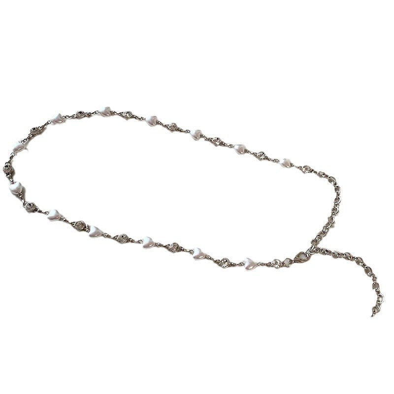 Elegant necklace with pearls and heart pendants Bowlift
