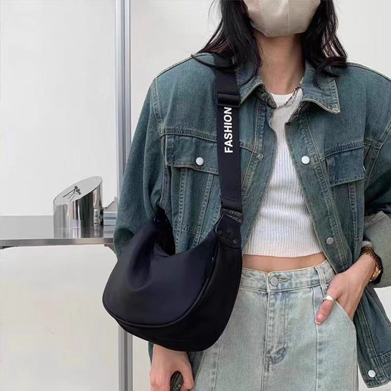 Chic Crossbody Bag Bowlift