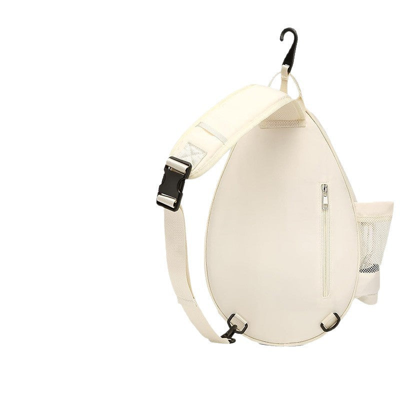 Sporty racket bag with integrated bottle and compartments Bowlift
