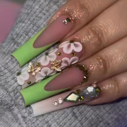 Floral-Inspired Press-On Nail Art Bowlift