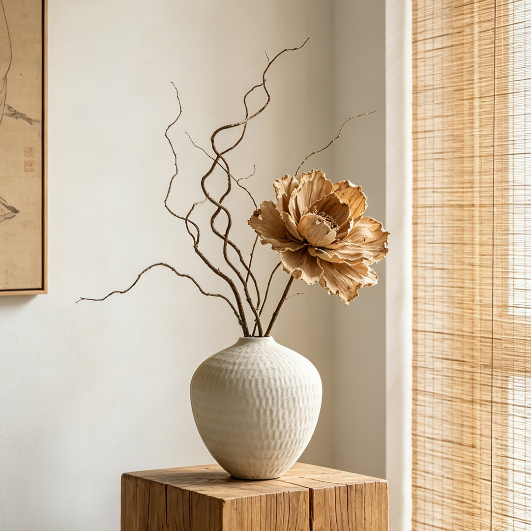 Decorative ceramic vase Bowlift
