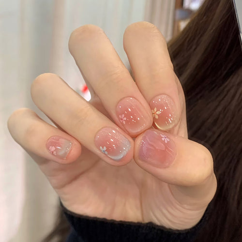 Floral-Themed Nail Art Set Bowlift