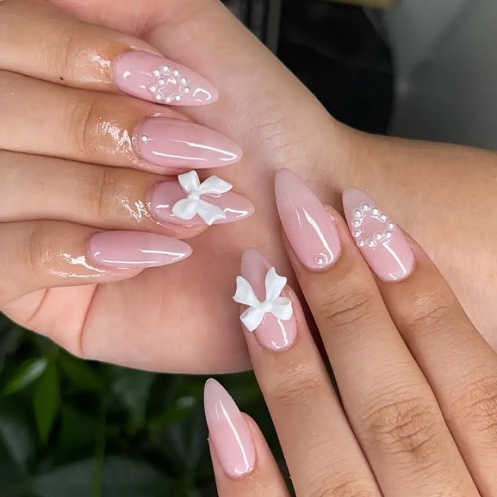 Artificial nails with 3D bow and pearl design Bowlift