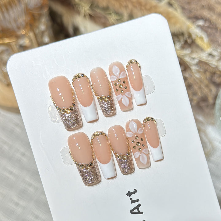 Luxurious Glittery Press-On Nail Art Set with Decorative Floral Accents Bowlift