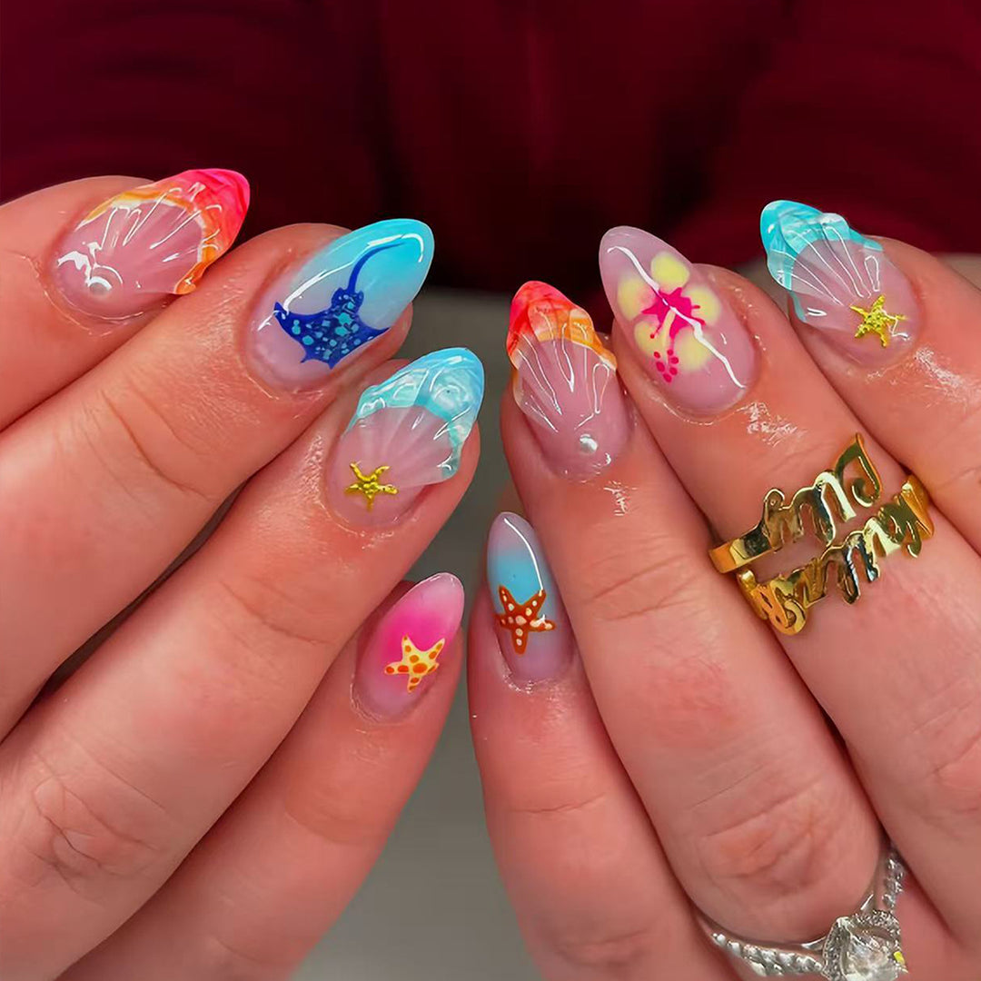 Artistic nails with maritime design Bowlift