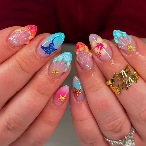 Artistic nails with maritime design Bowlift