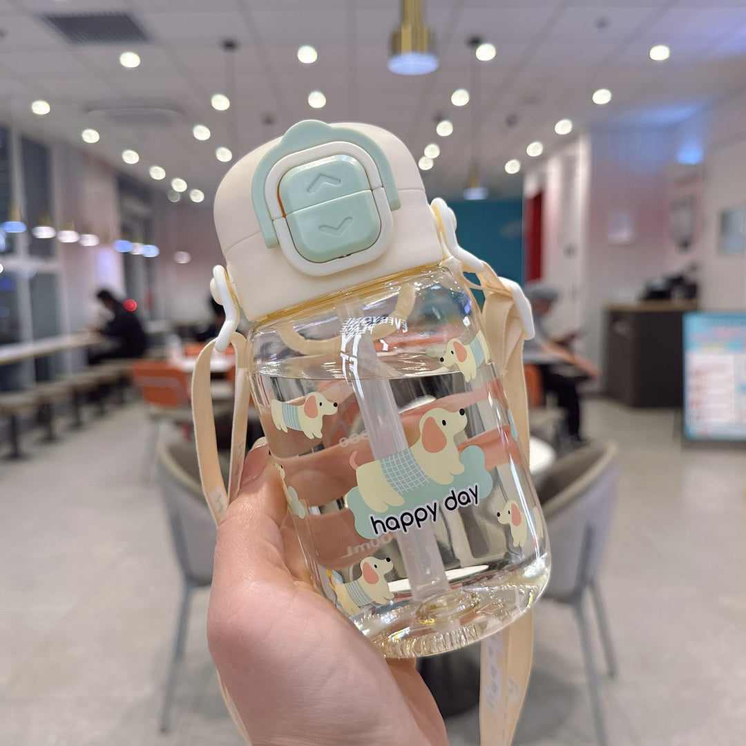 Women's creative drinking bottle with ergonomic lid Bowlift