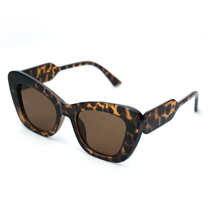 Women's Cat-Eye Sunglasses with Stylish Details Bowlift