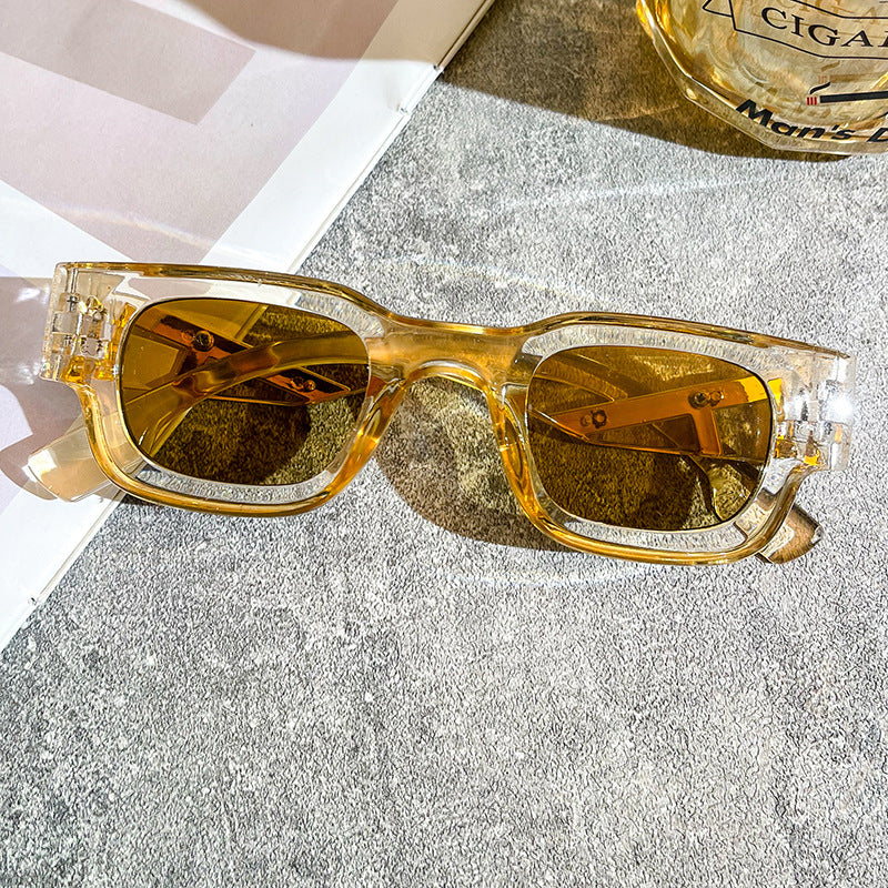 Ladies fashionable sunglasses with a striking design Bowlift