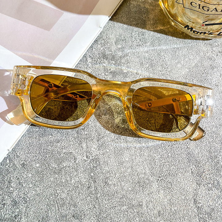 Ladies fashionable sunglasses with a striking design Bowlift